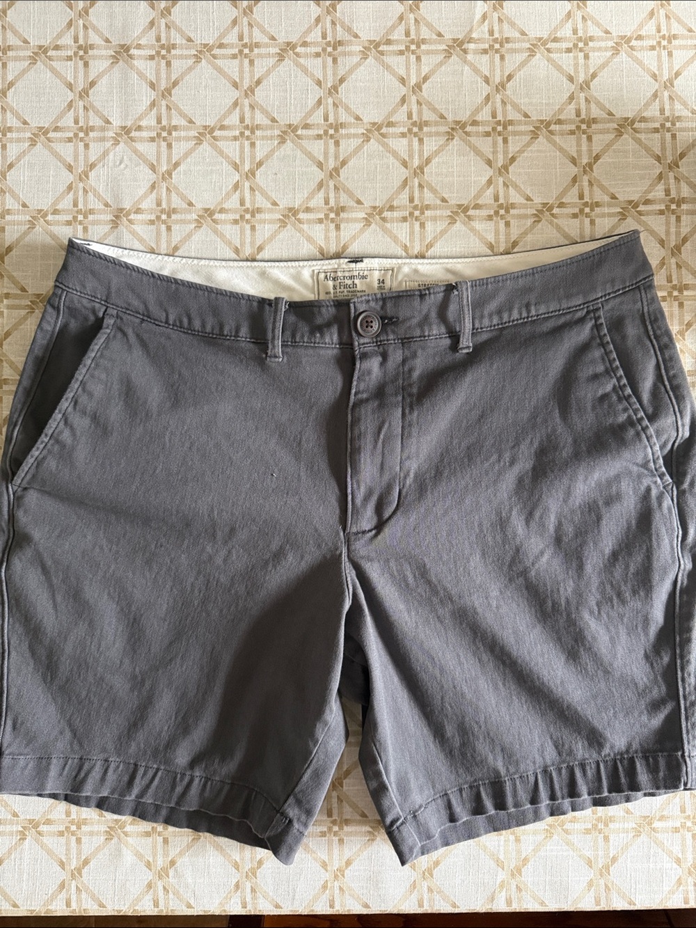 Abercrombie & Fitch Men's Slate Gray Flat-Front Chino Shorts